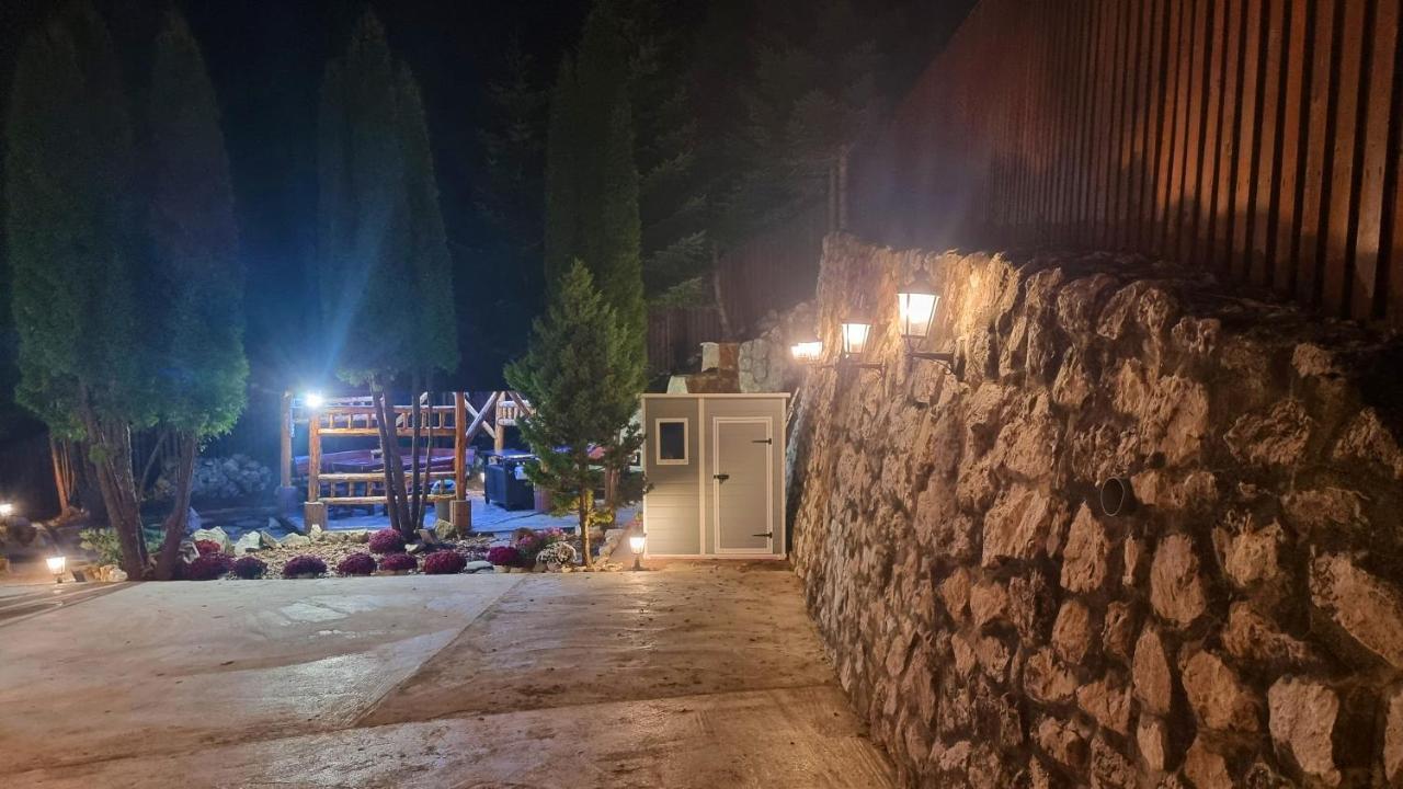 Marble Villa: Luxury Estate - Central But Intimate シナヤ エクステリア 写真